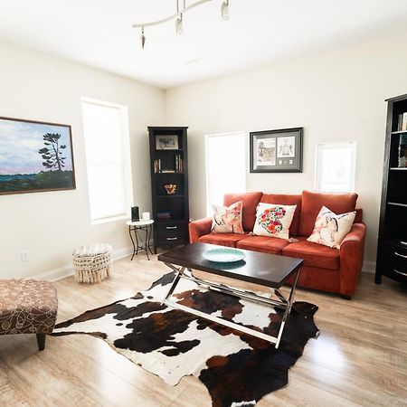Spacious 3 Bedroom Apartment In Heart Of Niagara Thorold Eksteriør bilde