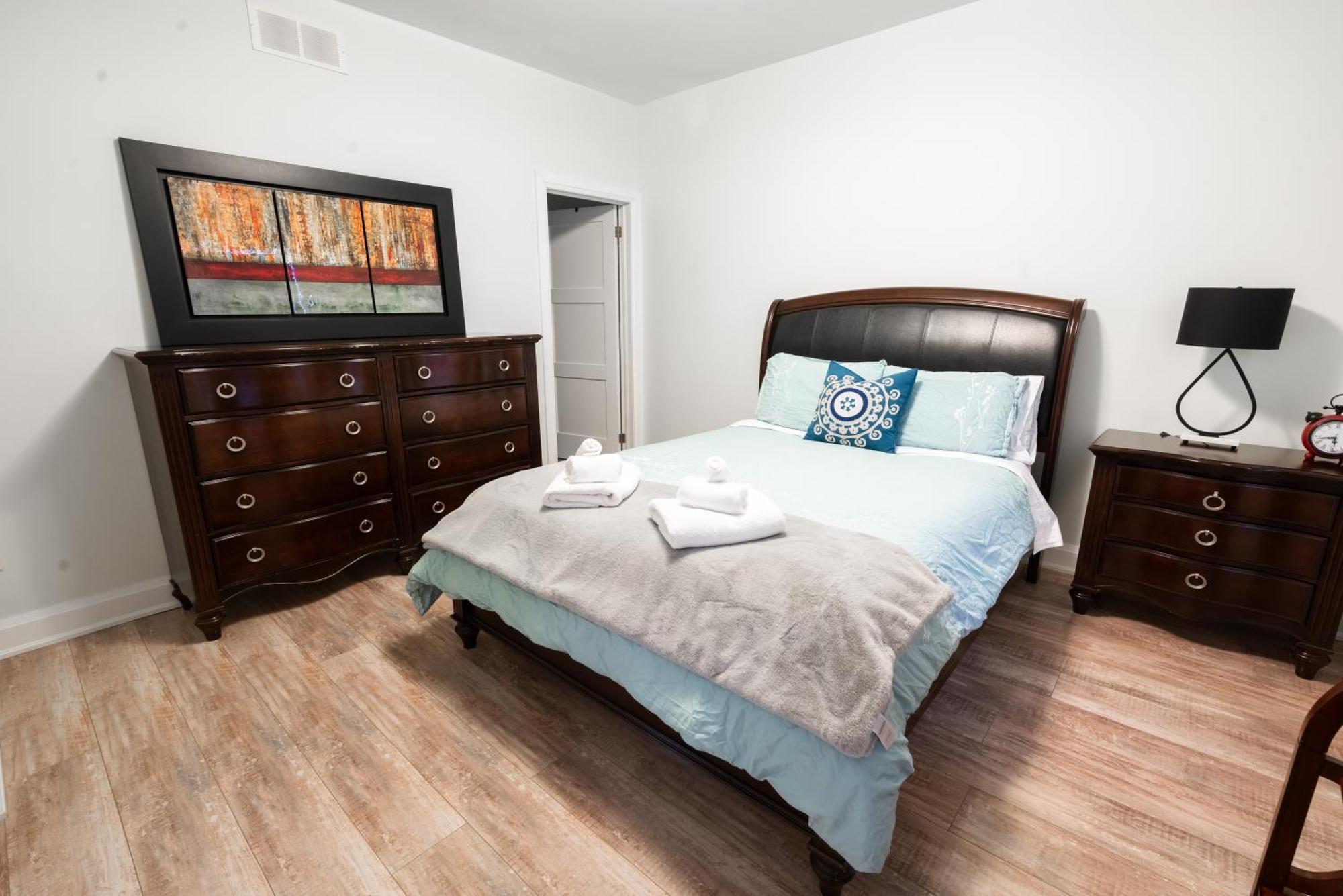 Spacious 3 Bedroom Apartment In Heart Of Niagara Thorold Eksteriør bilde