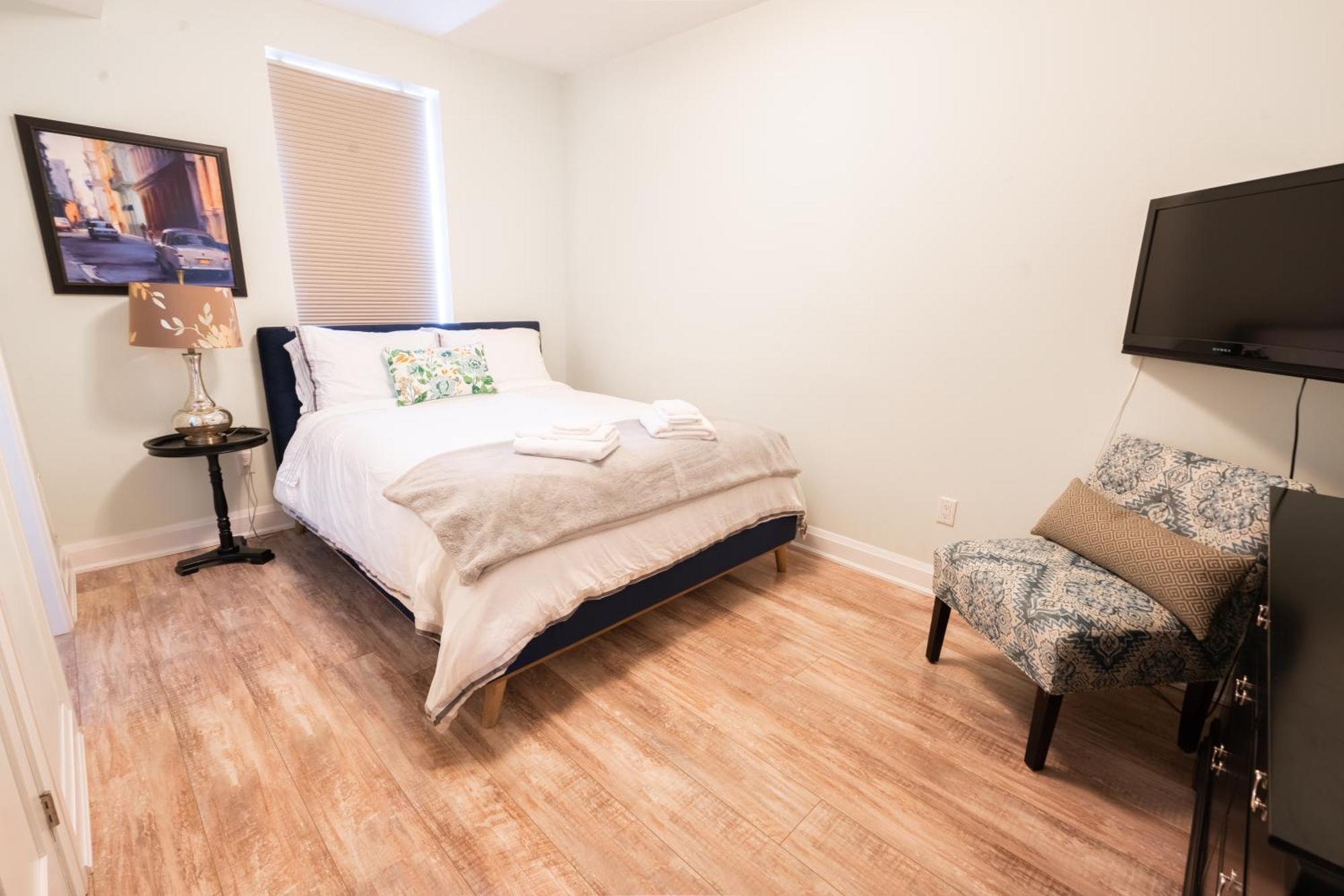 Spacious 3 Bedroom Apartment In Heart Of Niagara Thorold Eksteriør bilde